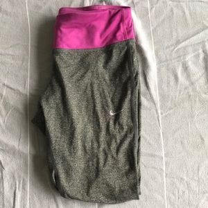 🌸 Gray Nike leggings 🌸